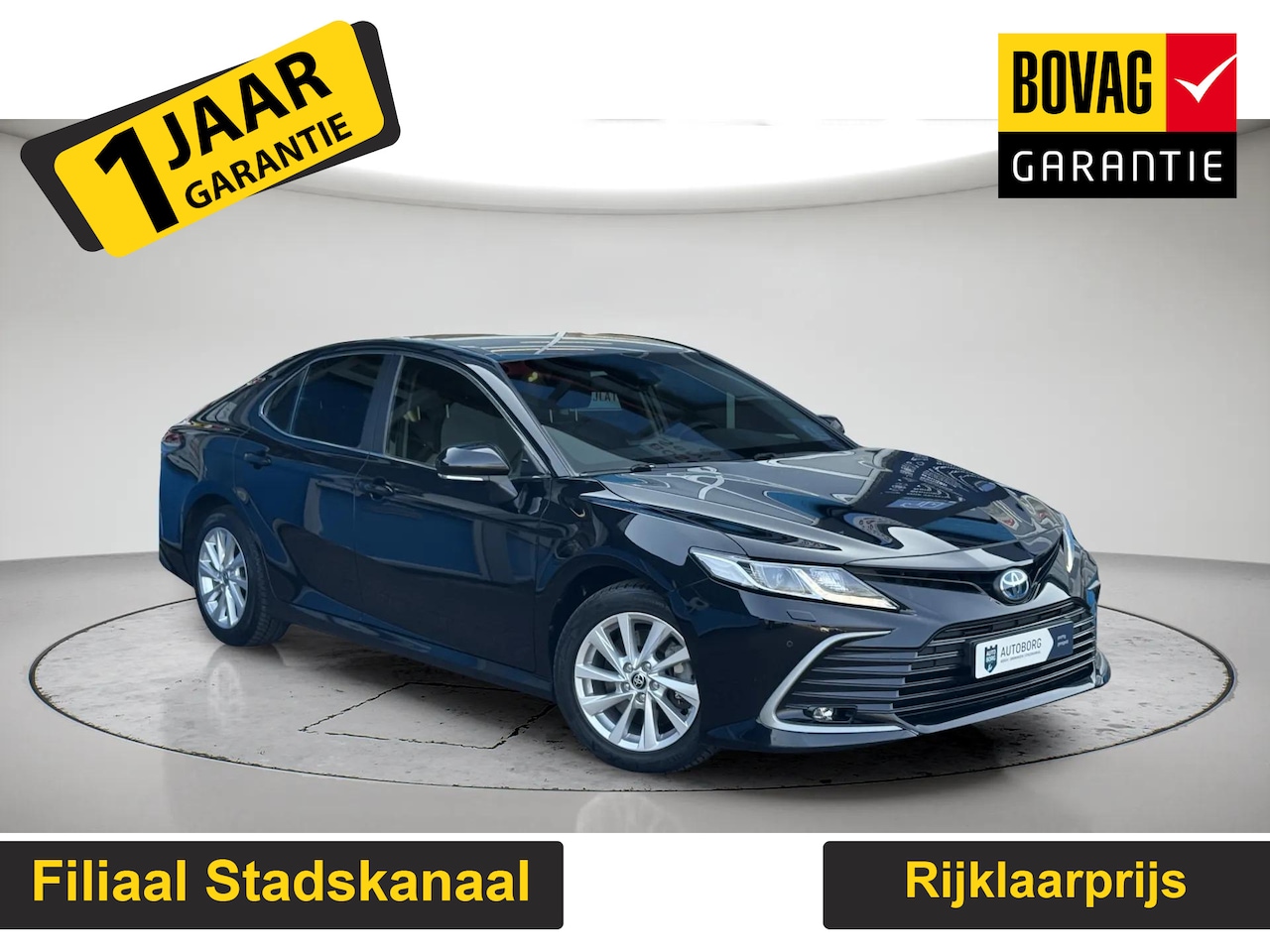 Toyota Camry - GRATIS Afleverpakket! | Stoelverwarming | Achteruitrijcamera | - AutoWereld.nl