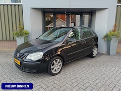 Volkswagen Polo - 1.4-16V Trendline | Airco | Centrale Deurvergrendeling | 5 Deurs |