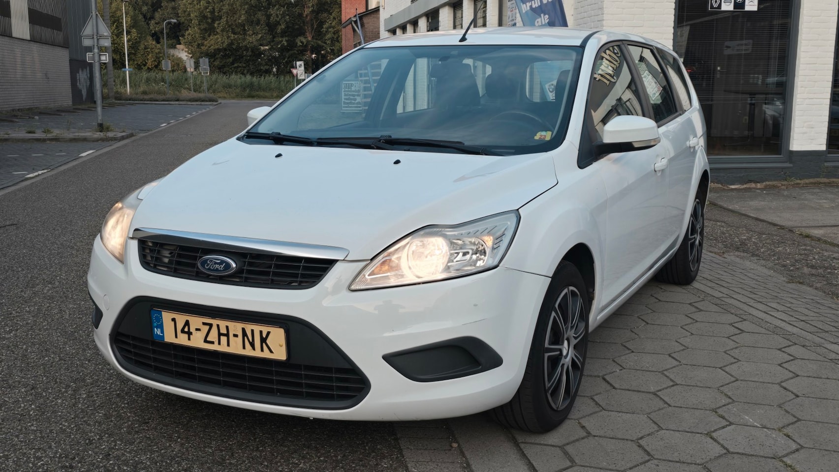 Ford Focus Wagon - 1.6 Trend*1e eig*airco ijs*nap*apk*rijd perfect*inruil mog!!! - AutoWereld.nl