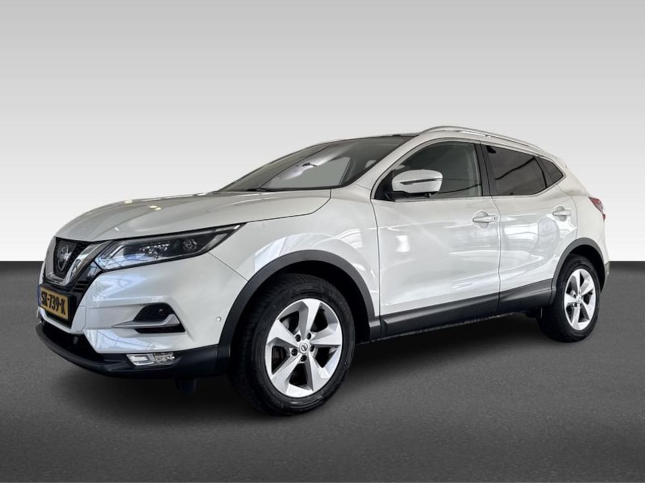 Nissan Qashqai - 1.2 115pk DIG-T Business Edition | AVM (Around View Monitor) en 360° panoramisch zicht | E - AutoWereld.nl
