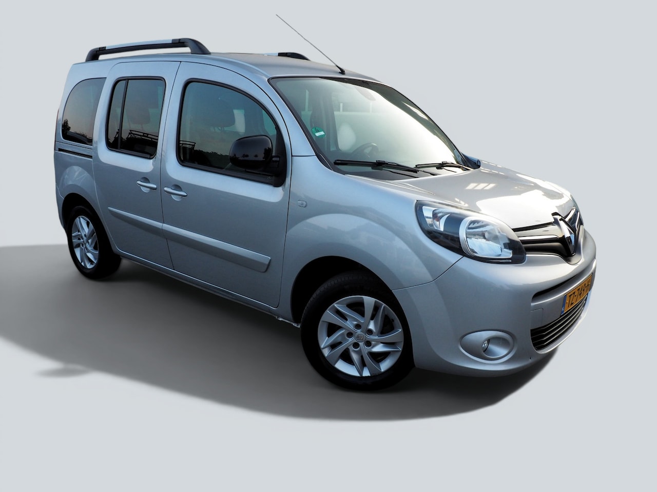 Renault Kangoo Family - 1.2 TCe CLIMA CRUISE NAVI TREKH. PARKEER S. - AutoWereld.nl