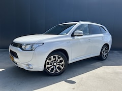Mitsubishi Outlander - 2.0 PHEV Business Edition NAVI CRUISE ECC LMV