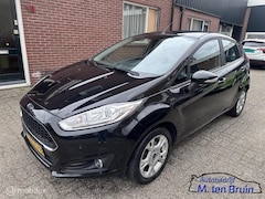 Ford Fiesta - 1.0 Style Ultimate /NAVI/Trekhaak/Cruise/parkeersensoren