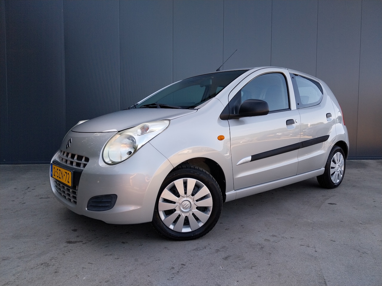 Suzuki Alto - 1.0 Comfort EASSS AIRCO TREKHAAK 5 DEURS - AutoWereld.nl