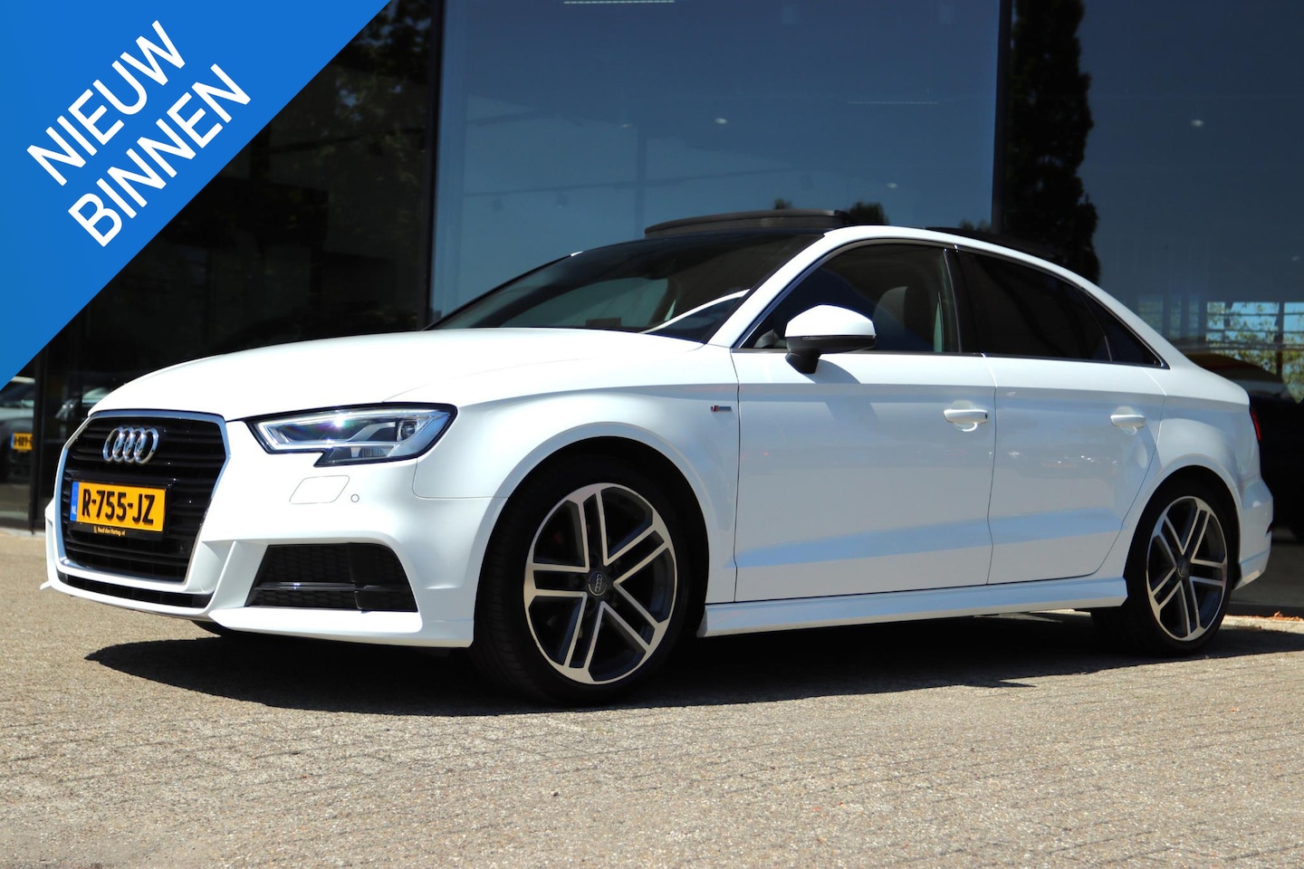 Audi A3 Limousine - 1.5 TFSI COD SPORT S LINE EDITION | PANO | KEY-LESS | LED | PDC | STOELVERW. - AutoWereld.nl