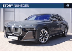 BMW i7 - xDrive60 M Sport / Panoramadak Sky Lounge / Trekhaak / Executive Lounge Seating / Bowers &