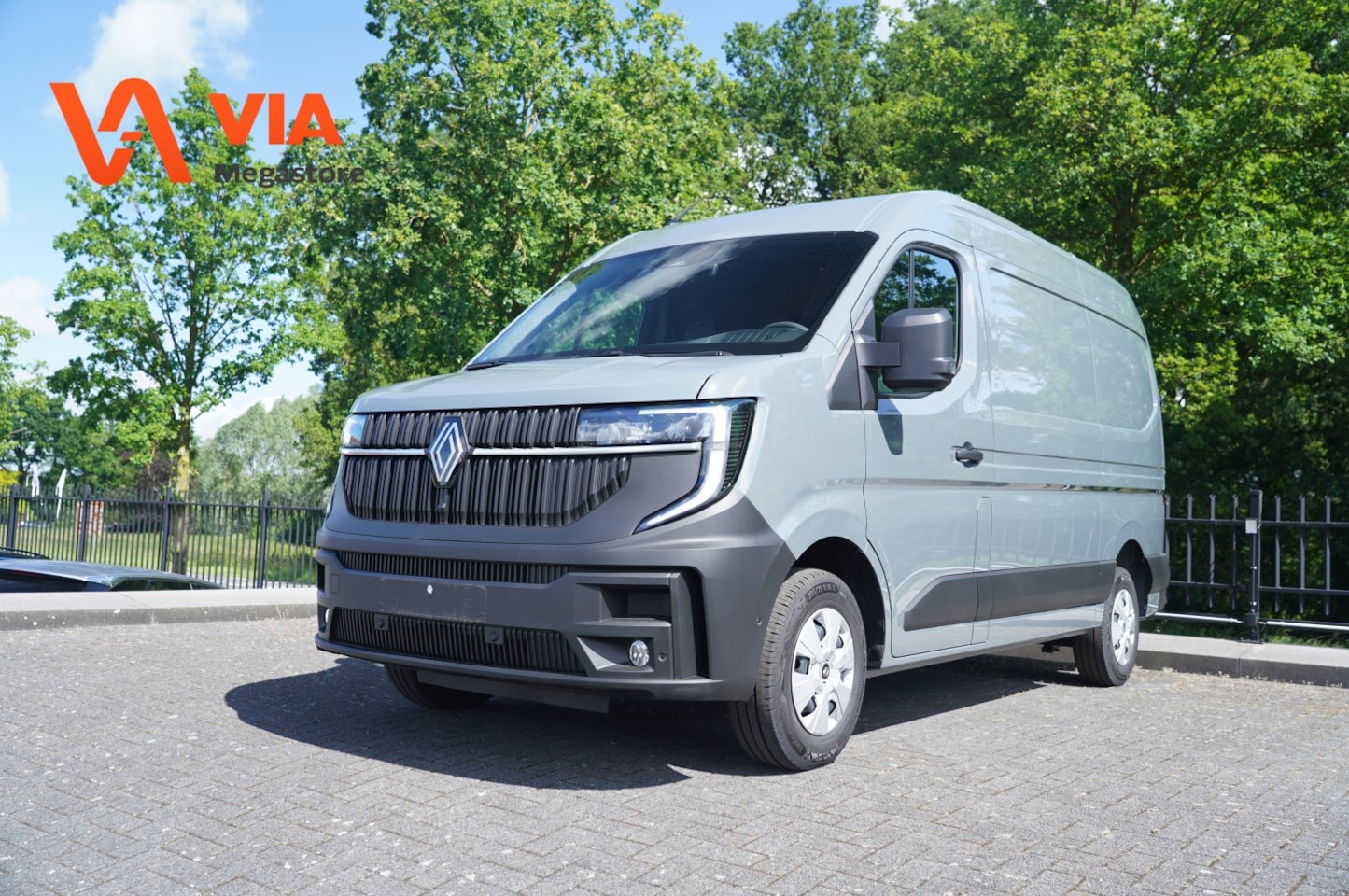 Renault Master - T35 dCi 170 L2H2 Extra | Navi | Trekhaak | Carplay | Camera | Cruise | LED - AutoWereld.nl