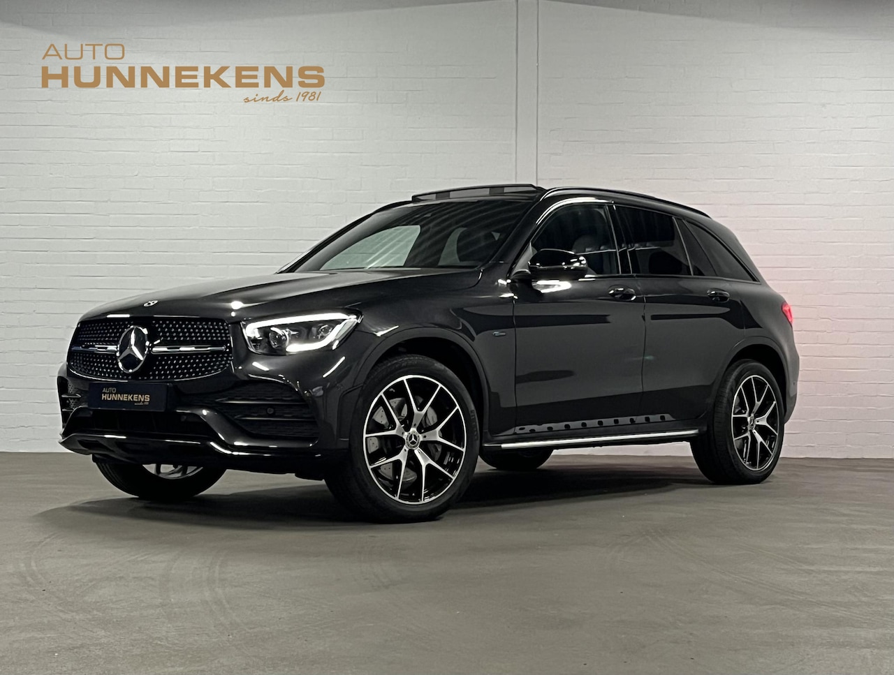 Mercedes-Benz GLC-klasse - 300e 4MATIC AMG-line Trekhaak | Burmester | Open dak | Stoelverwarming | Carplay | Cruise - AutoWereld.nl