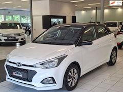 Hyundai i20 - 1.2 (4 Cil) Carplay/Android auto/Cruise/Camera/Bluetooth/Stoel en stuurverwarming