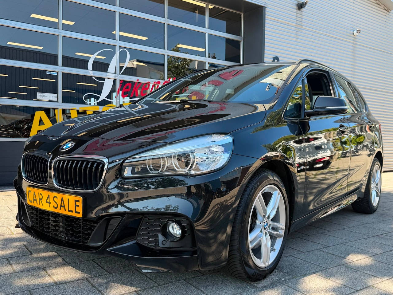 BMW 2-serie Active Tourer - 218i M- Sport - Navigatie I Airco I Sport pakket I LED I PDC I Trekhaak I Dealer onderhoud - AutoWereld.nl