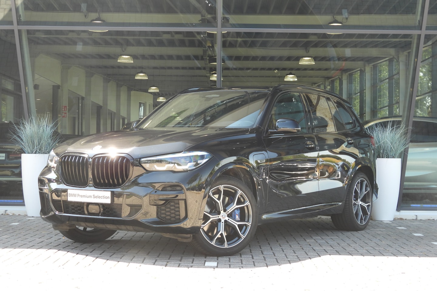 BMW X5 - xDrive45e High Executive M Sport Automaat / Panoramadak / Comfortstoelen / Comfort Access - AutoWereld.nl