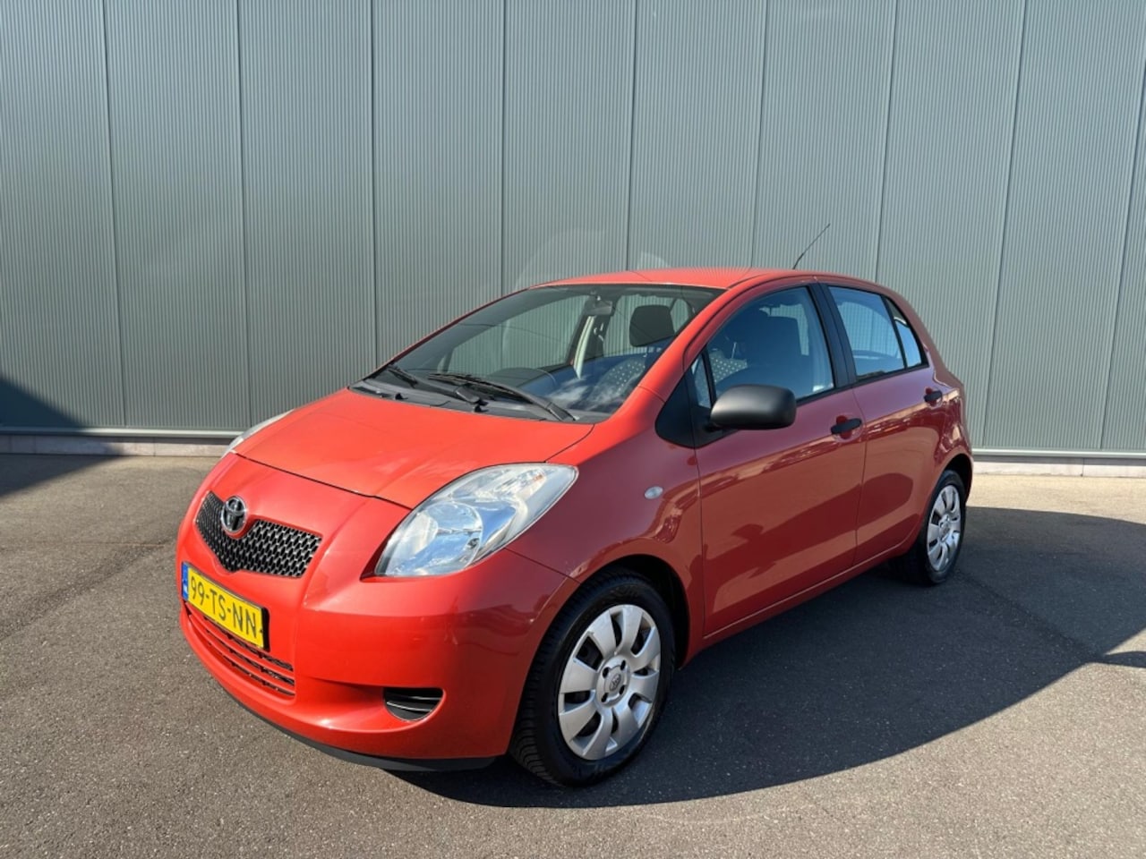 Toyota Yaris - 1.3 VVTi Terra AIRCO | BOEKJE | NAP ! - AutoWereld.nl
