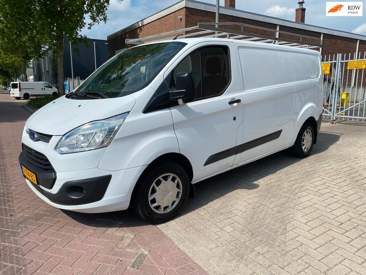 Ford Transit Custom - 290 2.2 TDCI L2H1 Trend / 175.112 KM NAP / 2016 / Airco / Euro5 / 92KW=125PK / APK 13-7-20 - AutoWereld.nl