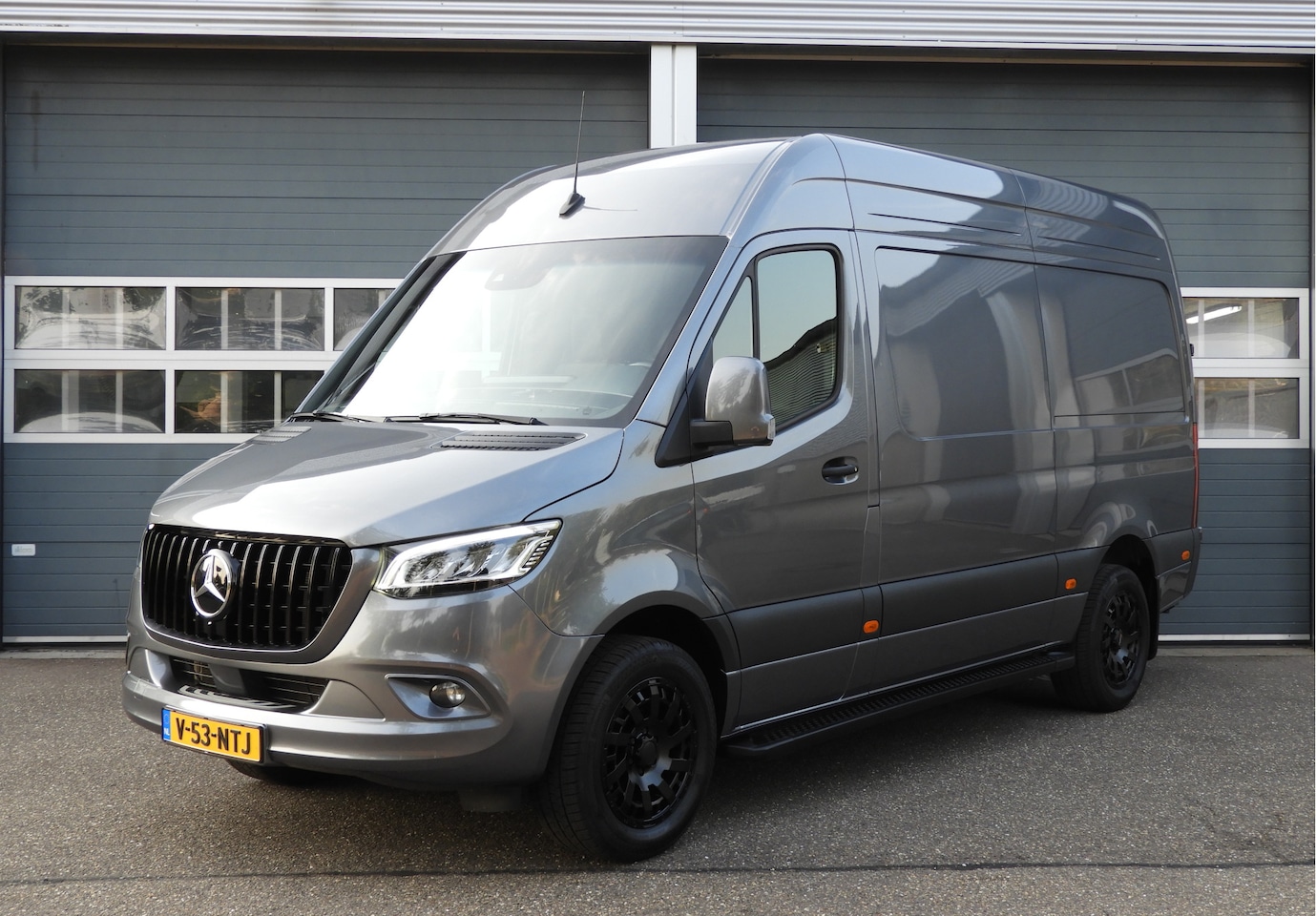 Mercedes-Benz Sprinter - 317 1.9 CDI L2H2 RWD AUT | 3.5t TREKHAAK | LED | CAMERA | MBUX | CRUISE - AutoWereld.nl