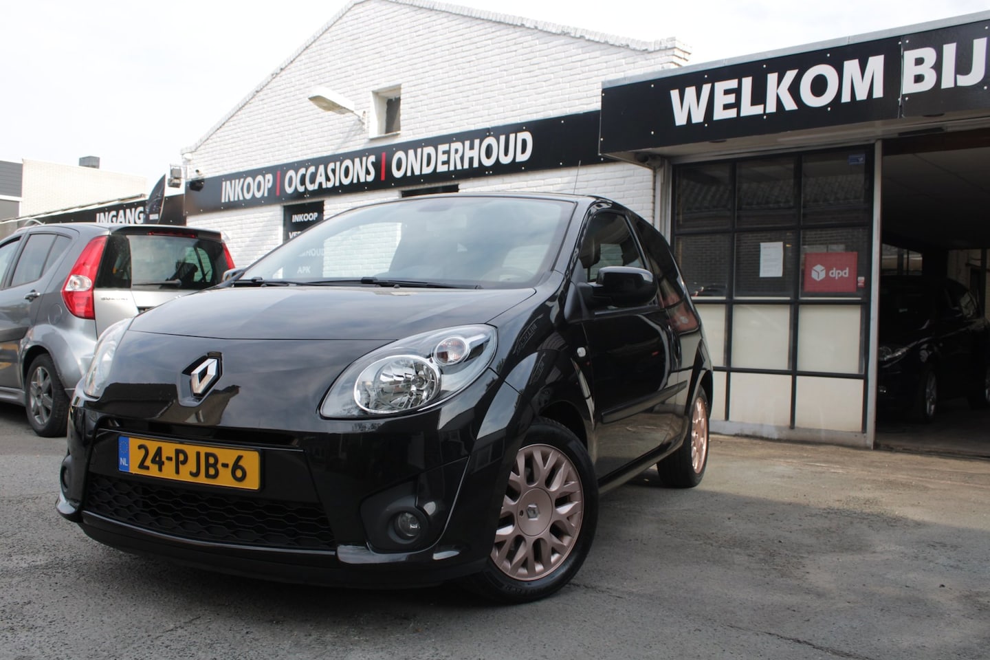 Renault Twingo - 1.2-16V Miss Sixty / Airco / Apk Nieuw / Bleutooth - AutoWereld.nl