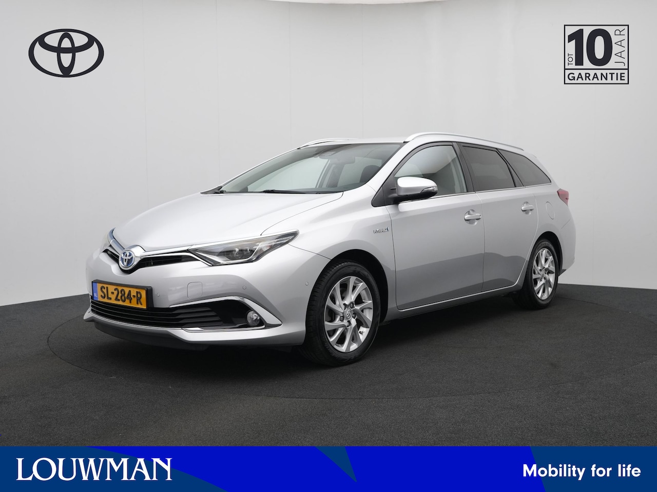 Toyota Auris Touring Sports - 1.8 Hybrid Executive | Parkeersensoren V+A | Stoelverwarming | Trekhaak | Onderweg-naar-de - AutoWereld.nl