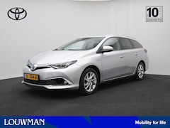 Toyota Auris Touring Sports - 1.8 Hybrid Executive | Parkeersensoren V+A | Stoelverwarming | Trekhaak | Onderweg-naar-de