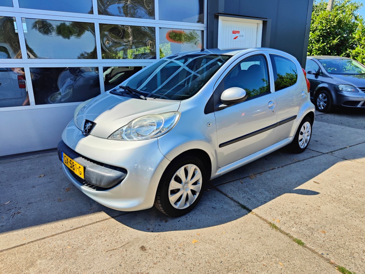 Peugeot 107 - 1.0-12V XR 5-deurs airco - AutoWereld.nl