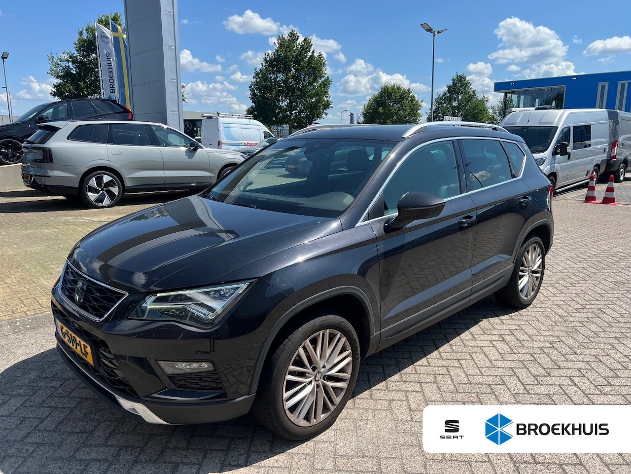 SEAT Ateca - 1.5 TSI 150 pk Style Business Intense | Panoramadak | Trekhaak | Rondomzicht camera | - AutoWereld.nl