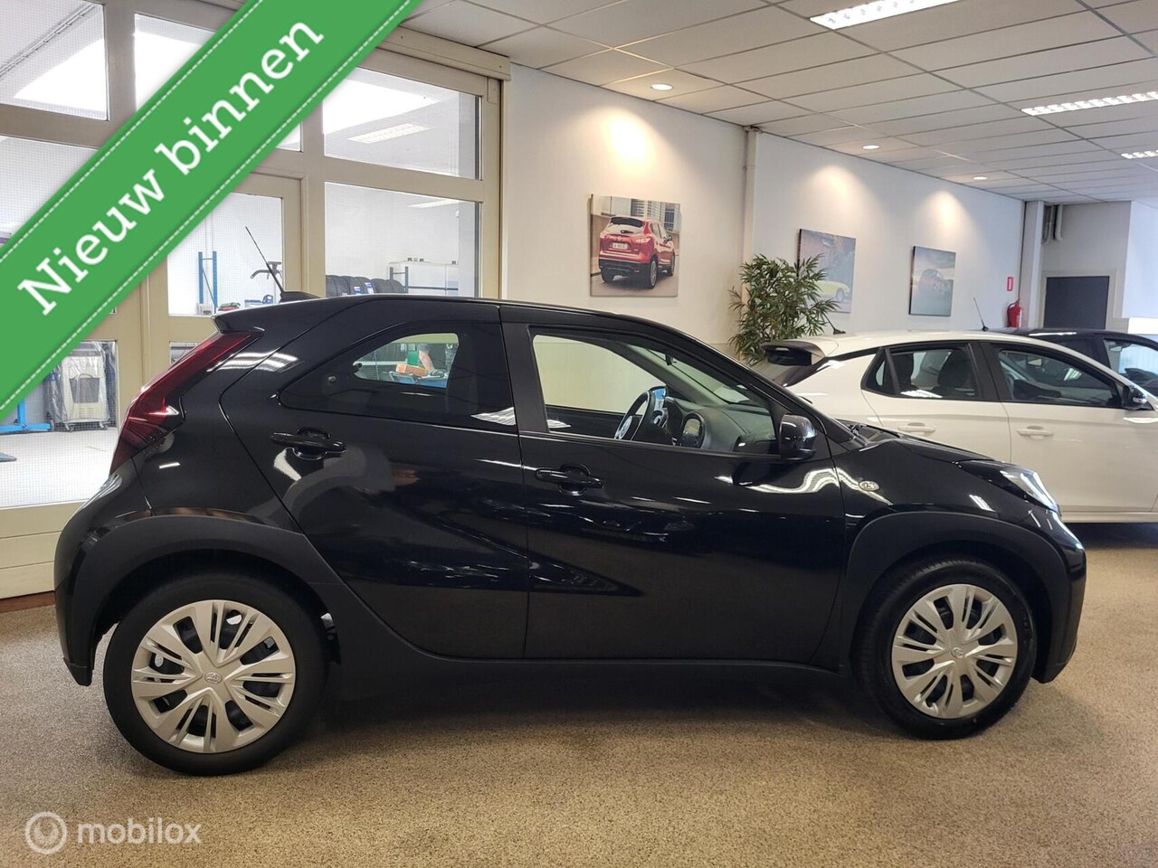 Toyota Aygo X - 1.0 VVT-i MT Play *NL, ANDROID, CAMERA, RIJKLAARPRIJS!*