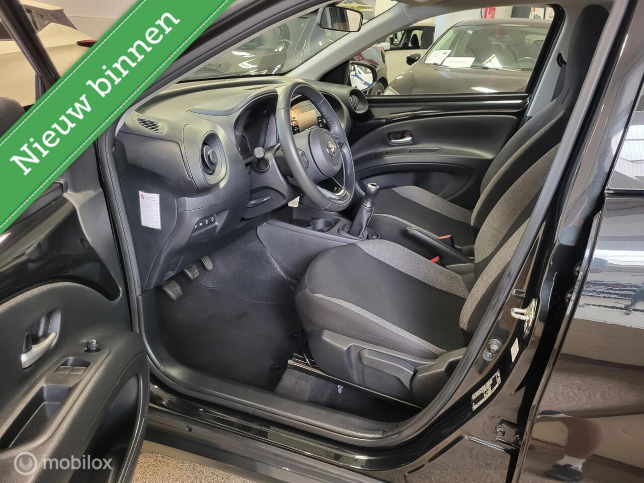 Toyota Aygo X - 1.0 VVT-i MT Play *NL, ANDROID, CAMERA, RIJKLAARPRIJS!*