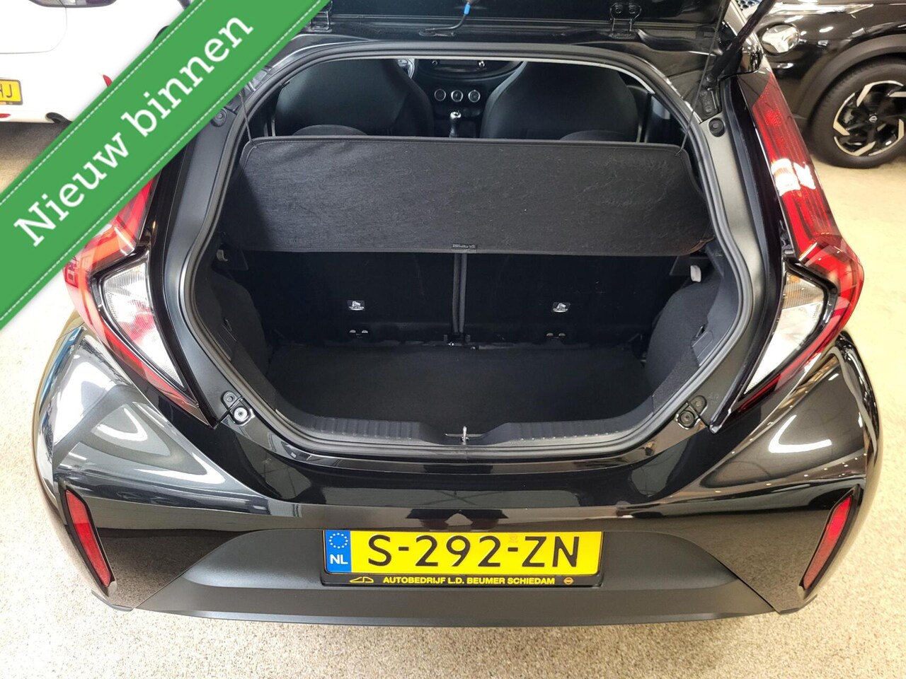Toyota Aygo X - 1.0 VVT-i MT Play *NL, ANDROID, CAMERA, RIJKLAARPRIJS!*