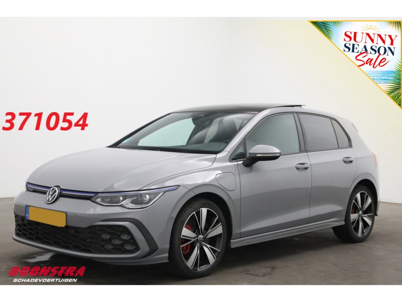 Volkswagen Golf - 1.4 eHybrid GTE Pano LED ACC Virtual Camera LRHZ SHZ AHK - AutoWereld.nl