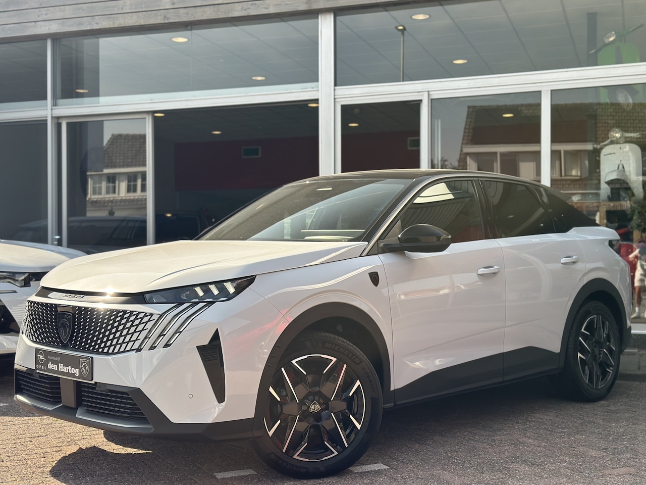 Peugeot 3008 - 1.2 Hybrid 145 GT Exclusive Trekhaak/Electr  vestelbare stoel met massage - AutoWereld.nl