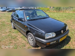 Volkswagen Golf Cabriolet - 1.8