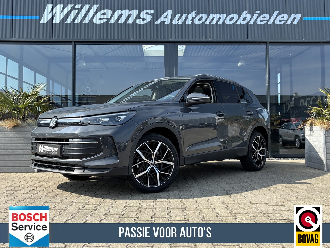 Volkswagen Tiguan - 1.5 eHybrid Edition Elektrische Trekhaak, Panorama Dak & Stoel\Stuur Verwarming - AutoWereld.nl
