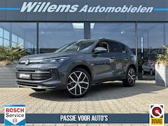 Volkswagen Tiguan - 1.5 eHybrid Edition Elektrische Trekhaak, Panorama Dak & Stoel\Stuur Verwarming
