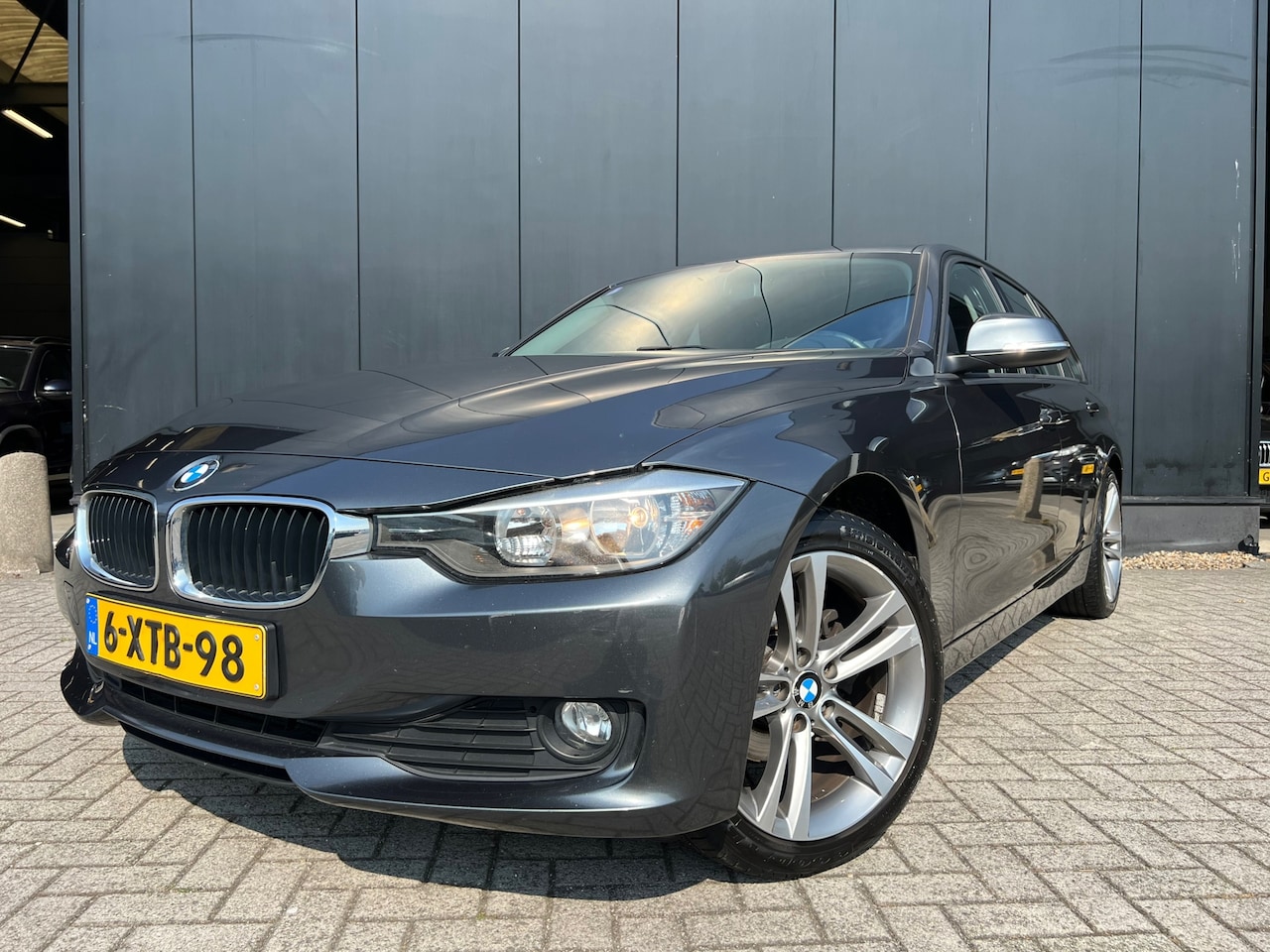BMW 3-serie Touring - 316i '14 Navi/18'Lmv/OrgNl/ElekAchterKlep/Nap - AutoWereld.nl