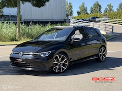 Volkswagen Golf - 8 1.5 eTSI 3x R-Line DSG PANO IQ SFEER BLACK