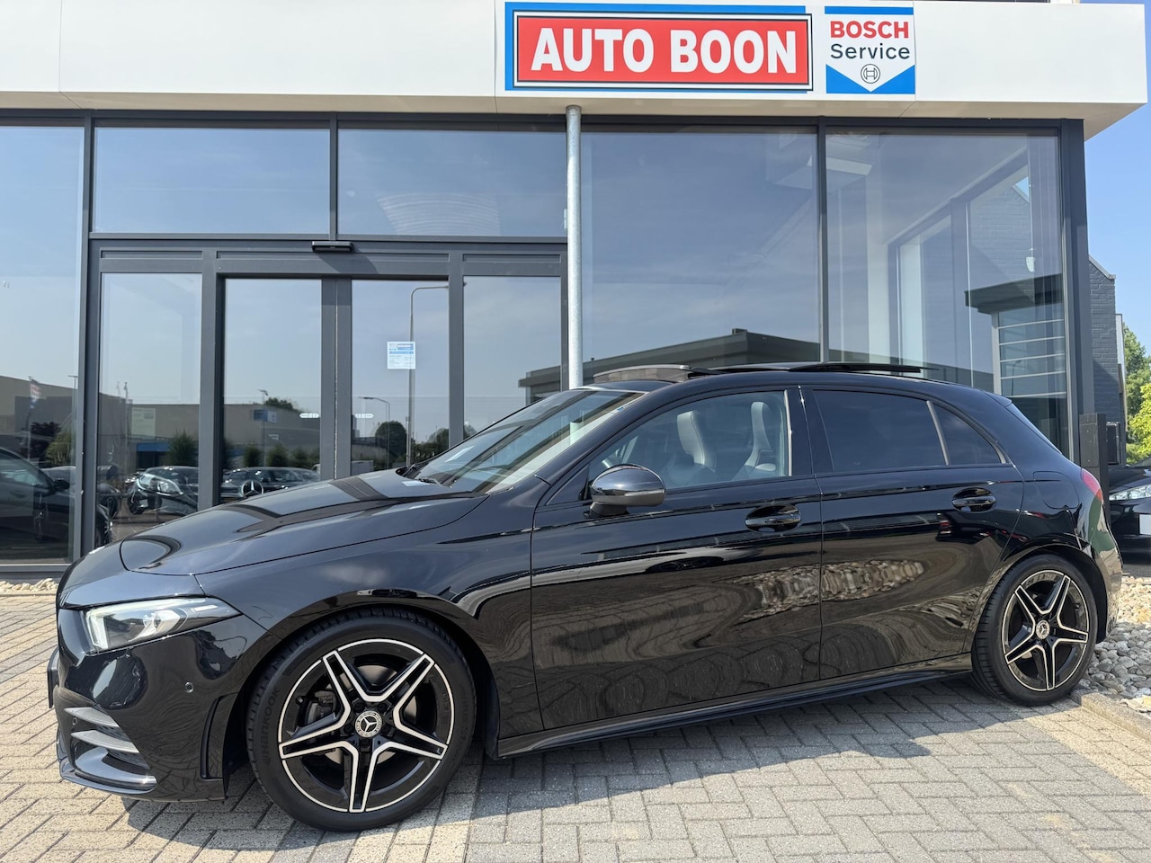 Mercedes-Benz A-klasse - 180 AMG NIGHT EDITON AUTOMAAT PANO/SFEER/WIDESCR./ LED/P-CAM/CLIMA/2XPDC/S&S/MEDIA/BTA .NL - AutoWereld.nl