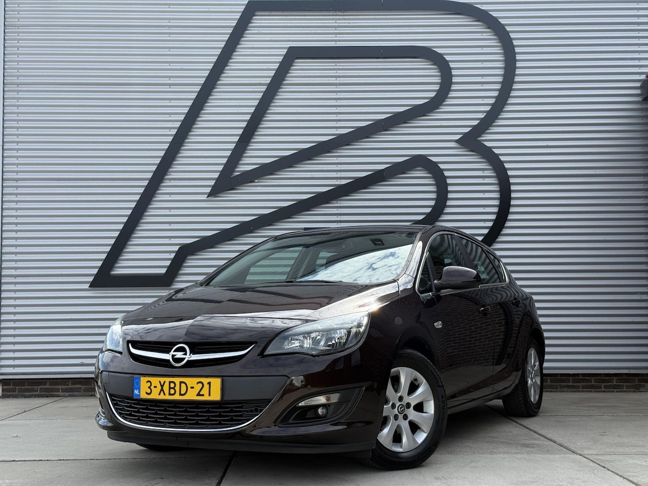 Opel Astra - 1.4 Turbo Business + Navi|Clima|Cruise|Trekhaak|PDC|Lm velgen|N.A.P|APK tot 12-2026 - AutoWereld.nl