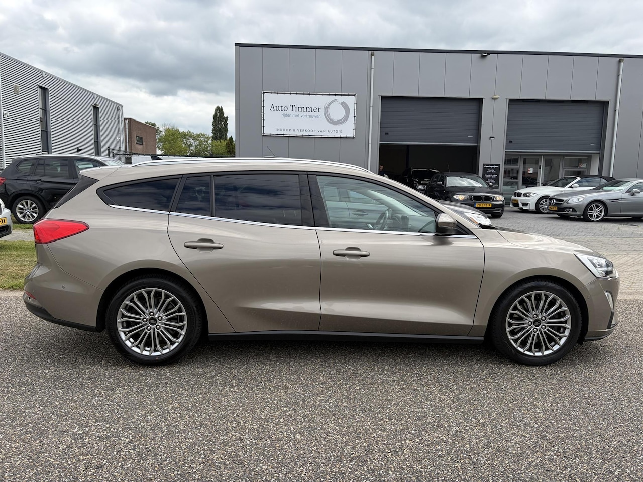 Ford Focus Wagon - 1.0 EcoBoost Titanium Business AUTOMAAT - AutoWereld.nl
