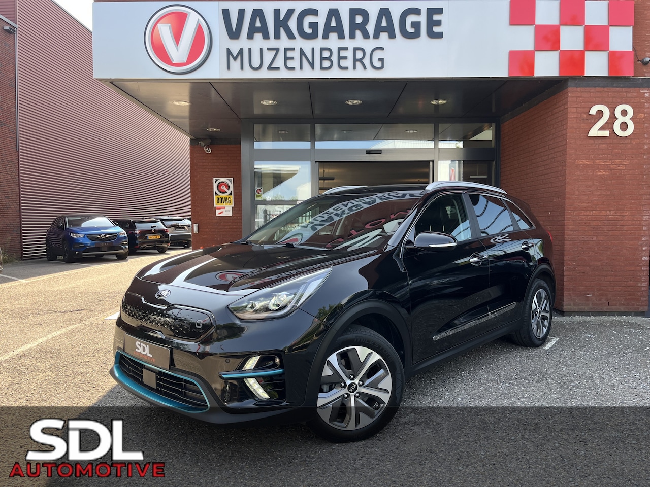 Kia Niro EV - ExecutiveLine 64.8 kWh // SCHUIF-KANTELDAK // LEDER // ELEK.STOEL+GEHEUGEN // DODEHOEK // - AutoWereld.nl