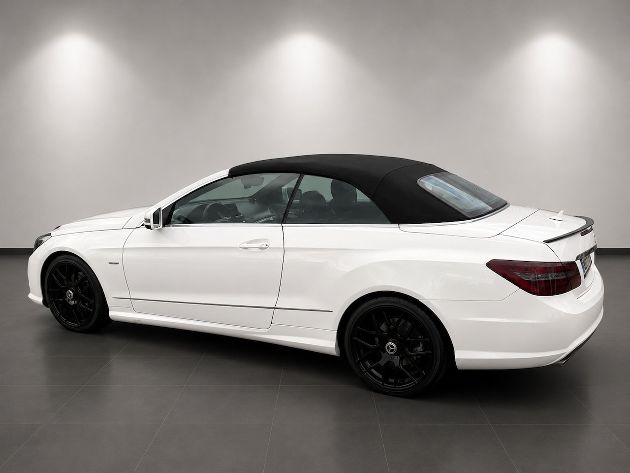 Mercedes-Benz E-klasse Cabrio - 200 Elegance nieuwe banden velgen nette wagen! - AutoWereld.nl