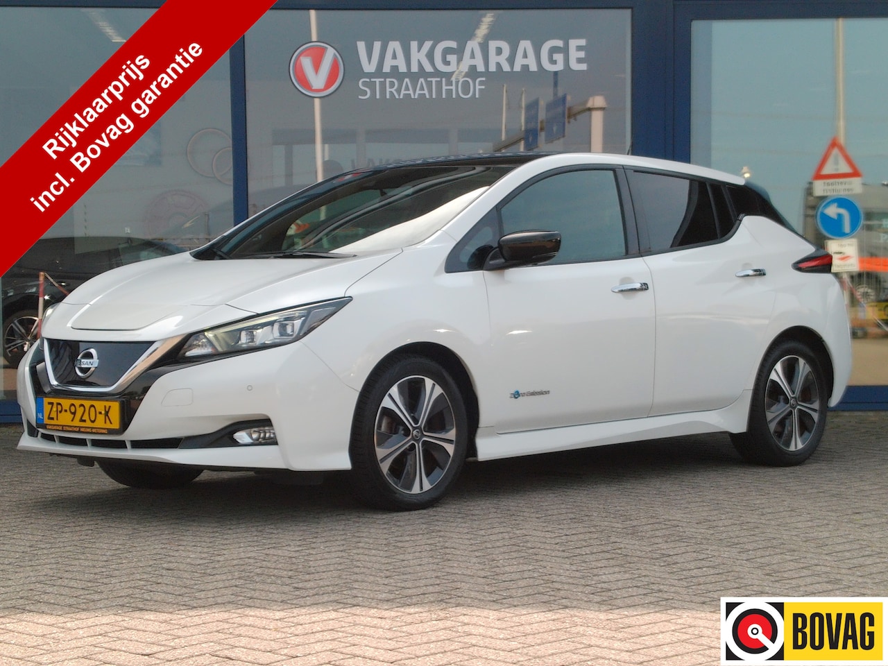 Nissan LEAF - Tekna 40 kWh Tekna 40 kWh, SOH 88 % / Carplay + Android auto / Camera 360 / BOSE Audio / Stoel + Stuurv - AutoWereld.nl