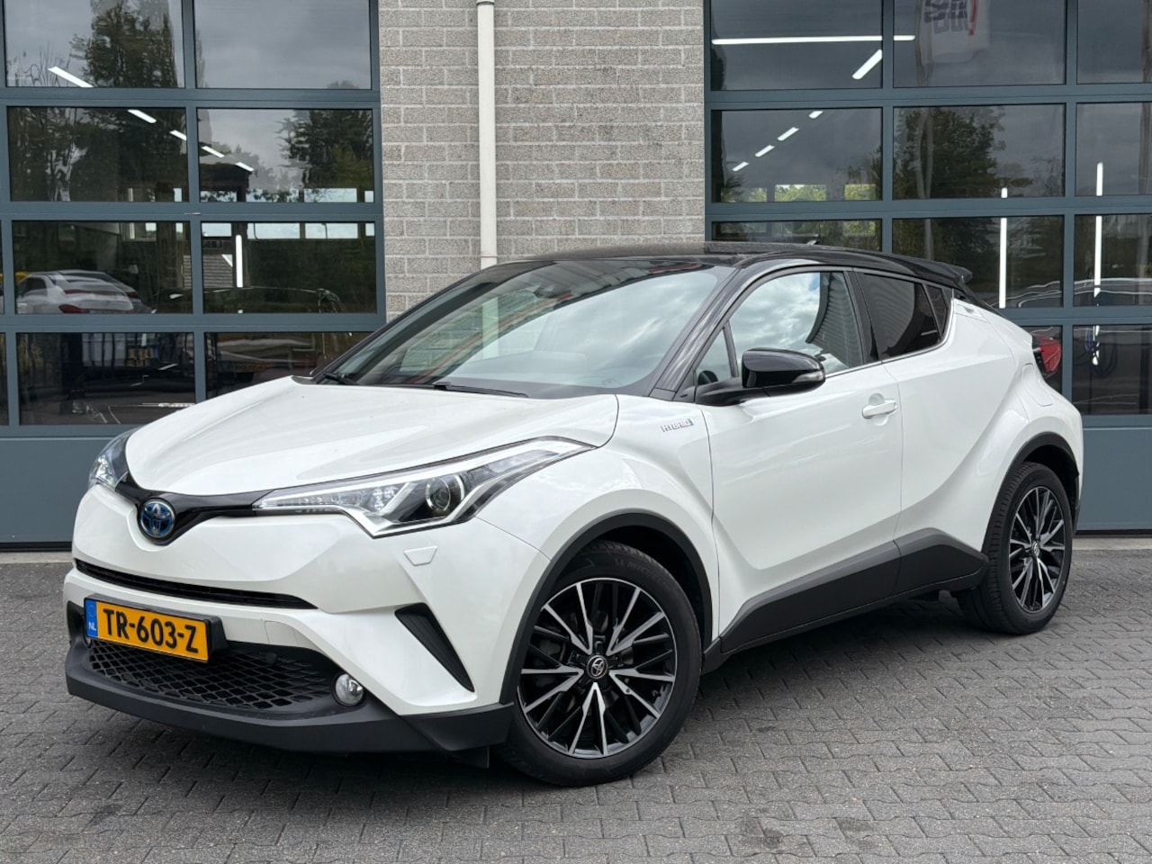 Toyota C-HR - 1.8 Hybrid Bi-Tone|CAMERA|1E EIGENAAR| - AutoWereld.nl