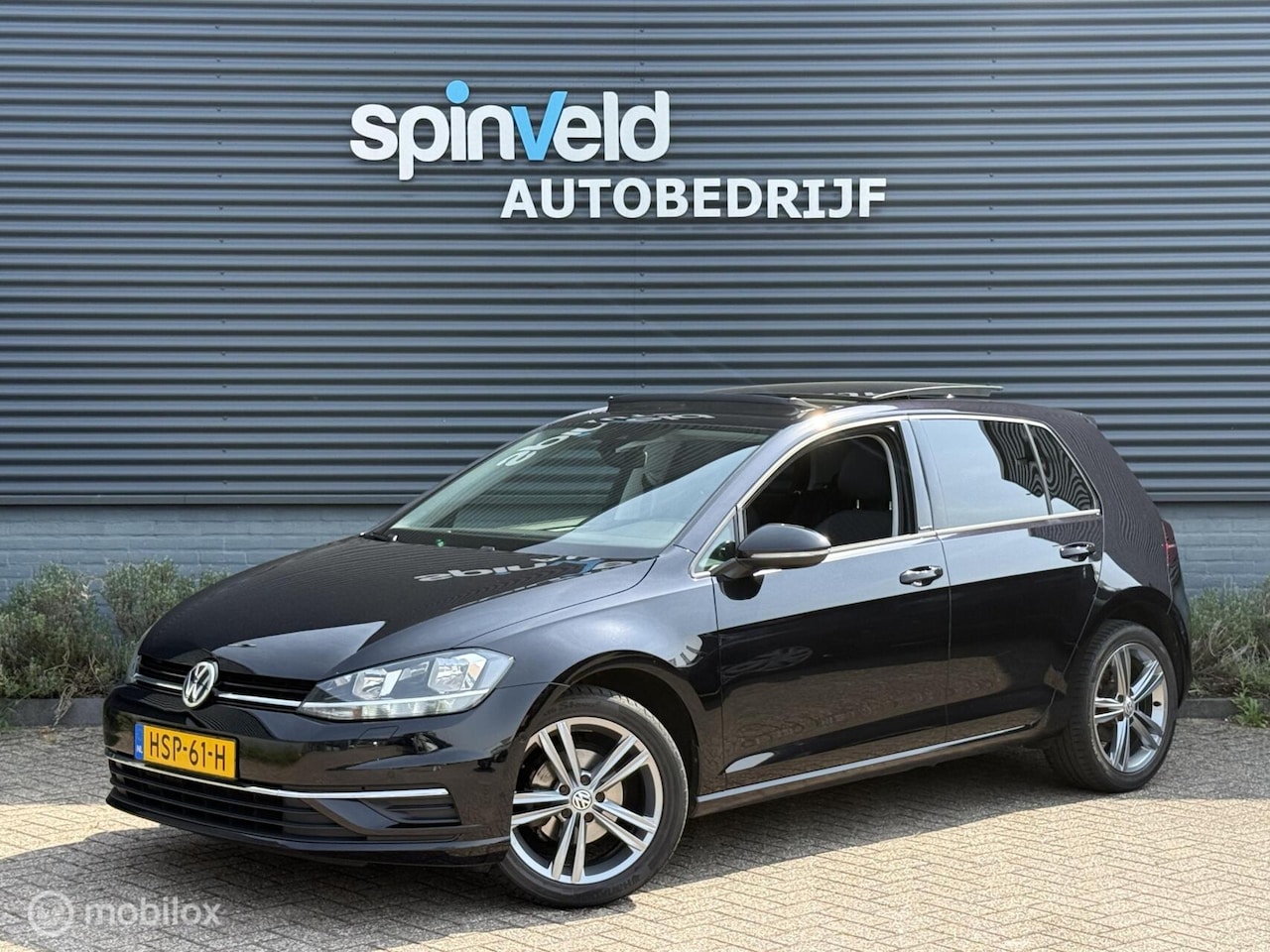 Volkswagen Golf - 1.0 TSI Trendline - Pano - Keyless - ACC - Blindspot - - AutoWereld.nl