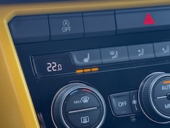 Volkswagen T-Roc - 1.5 TSI 150pk Sport Trekhaak | Navigatie | PDC voor en achter