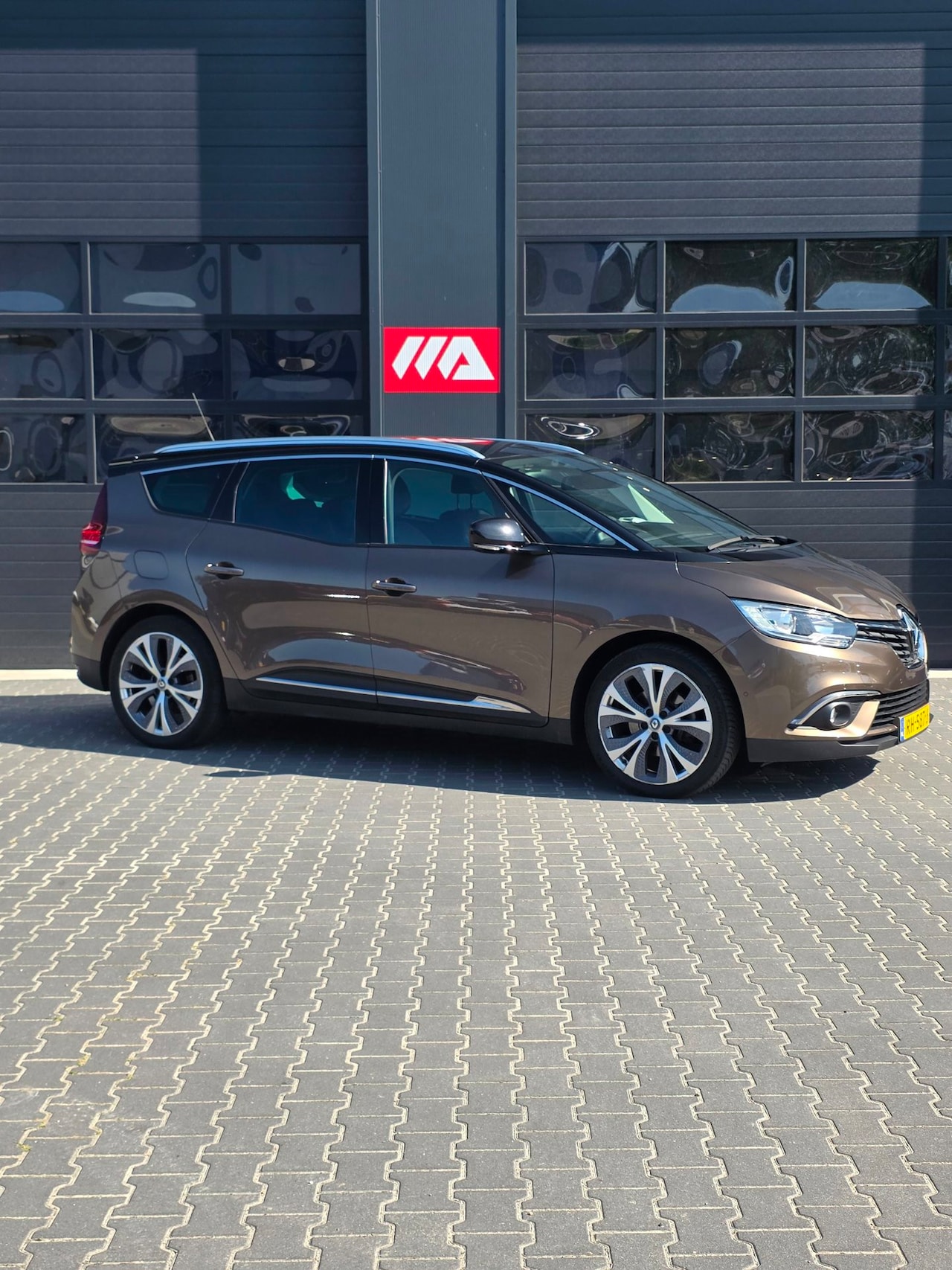 Renault Grand Scénic - 1.2 TCe Collection 7P | TREKHAAK | CAMERA | DEALER ODH | HALF LEDER - AutoWereld.nl