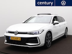 Volkswagen Passat Variant - 1.5 eHybrid R-Line Edition | Panodak | Zwenkbare Trekhaak | Camera | Navi | ACC | Massage