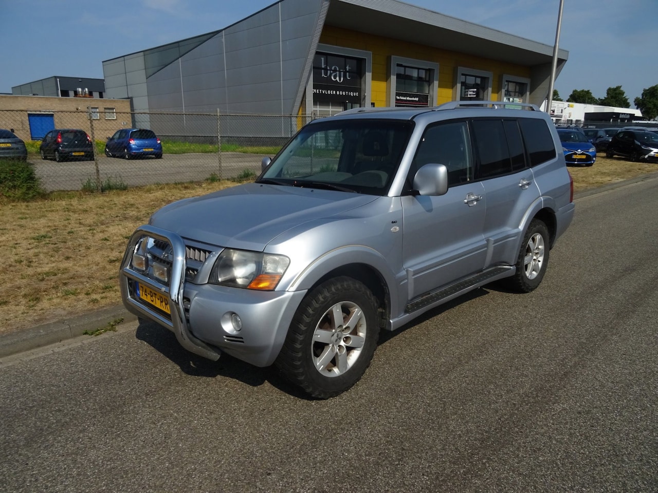 Mitsubishi Pajero - 3.2 Di-D GLX LB Panel Van 3.2 Di-D GLX LB Panel Van - AutoWereld.nl