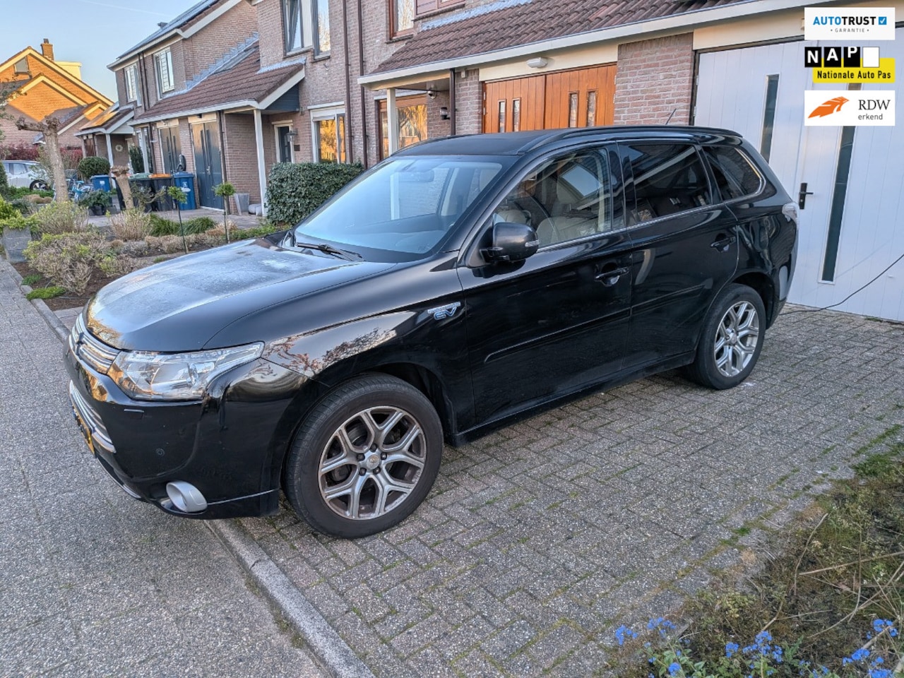 Mitsubishi Outlander - 2.0 PHEV Instyle - Hybrid EXPORT - AutoWereld.nl
