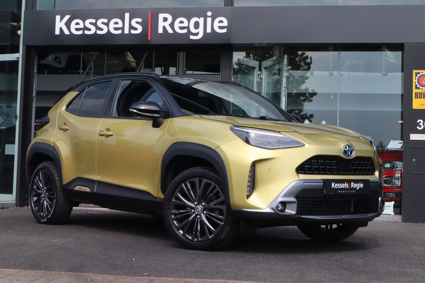 Toyota Yaris Cross - 1.5 Hybrid 4WD Executive | Pano | JBL | HuD | ACC | 18” | Camera | Blis | Keyless | Navi | - AutoWereld.nl