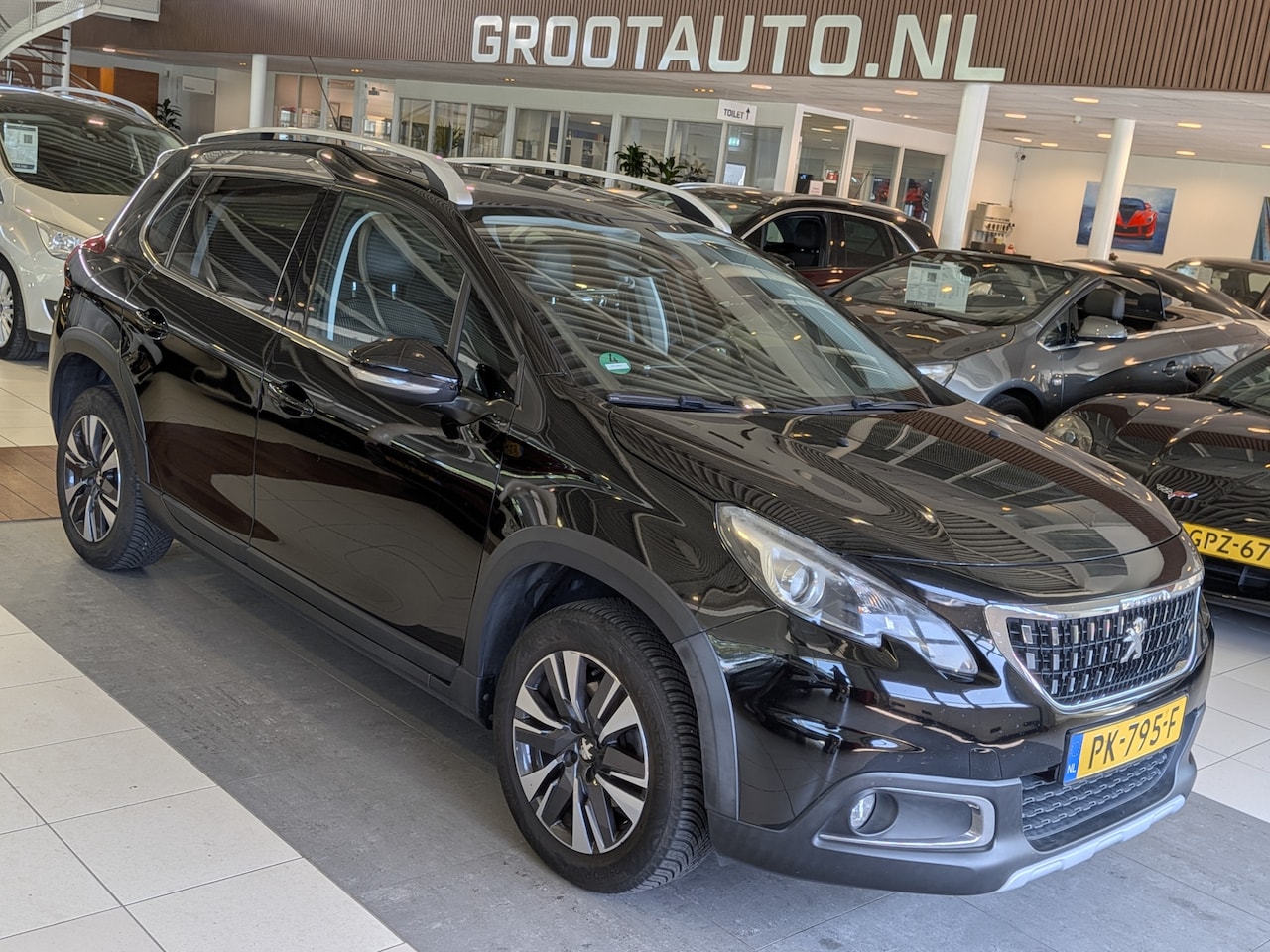 Peugeot 2008 - 1.2 PureTech Allure Trekhaak, Cruise Control, Panoramadak - AutoWereld.nl