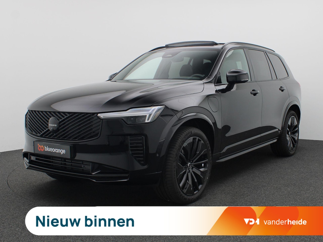 Volvo XC90 - 2.0 T8 Plug-in hybrid AWD Plus Black Edition 405PK Panoramadak, Trekhaak, Luchtvering, 21" - AutoWereld.nl