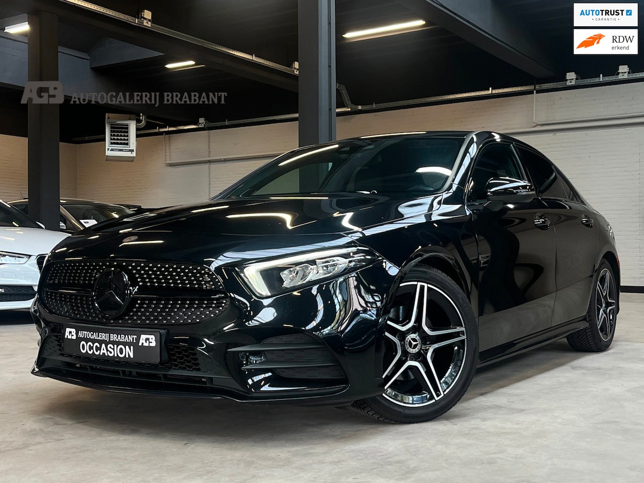 Mercedes-Benz A-klasse - 200 Business Solution Luxury AMG Line/Carplay/Sfeerverlichting - AutoWereld.nl